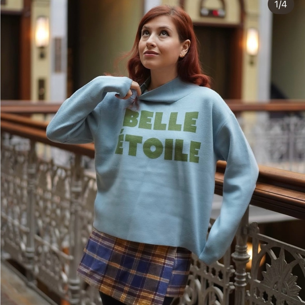 Anthropologie Maeve belle Etoile knit blue
Cary's mock neck sweater